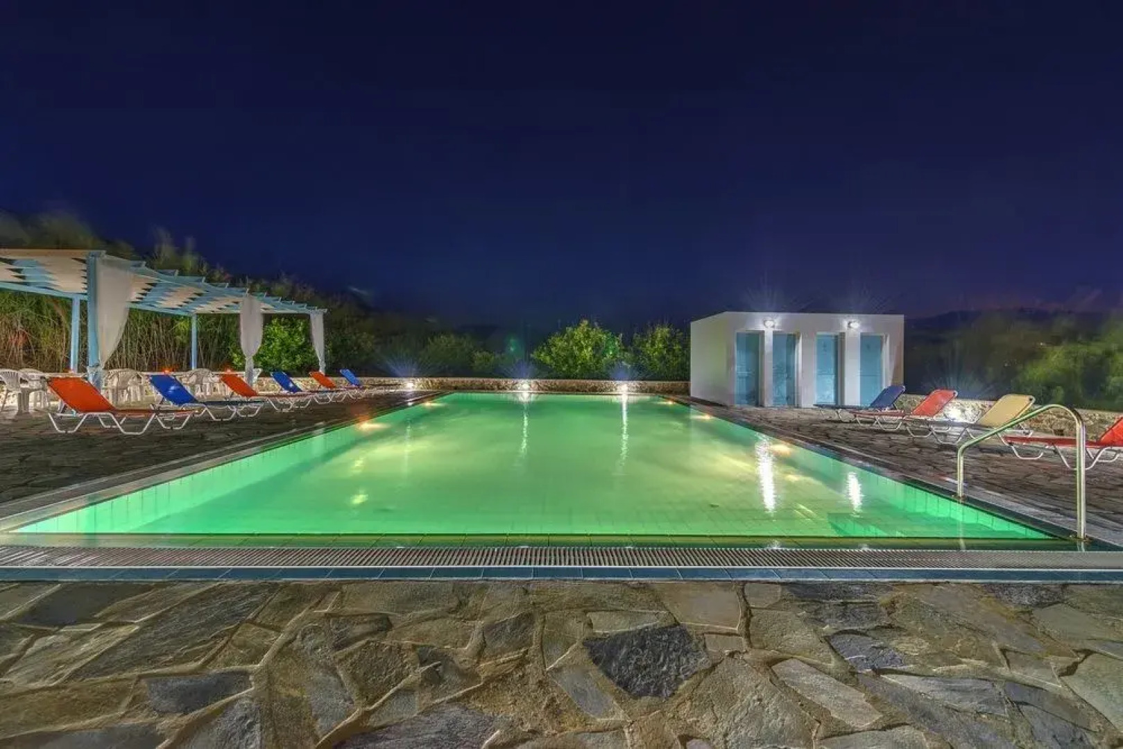 Smaragdi Hotel Apartments