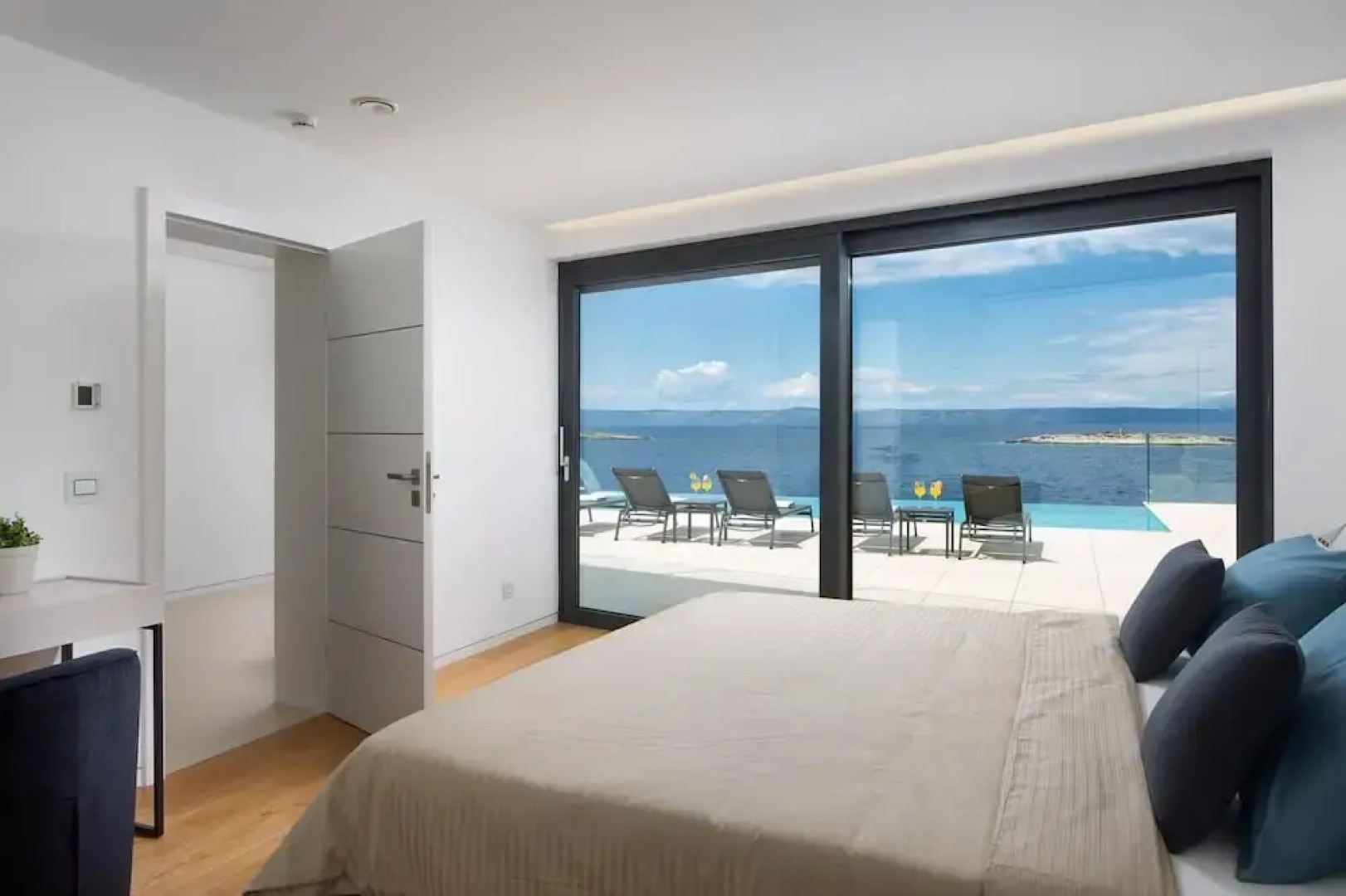 Luxury Villa Palma de Korkyra with Pool