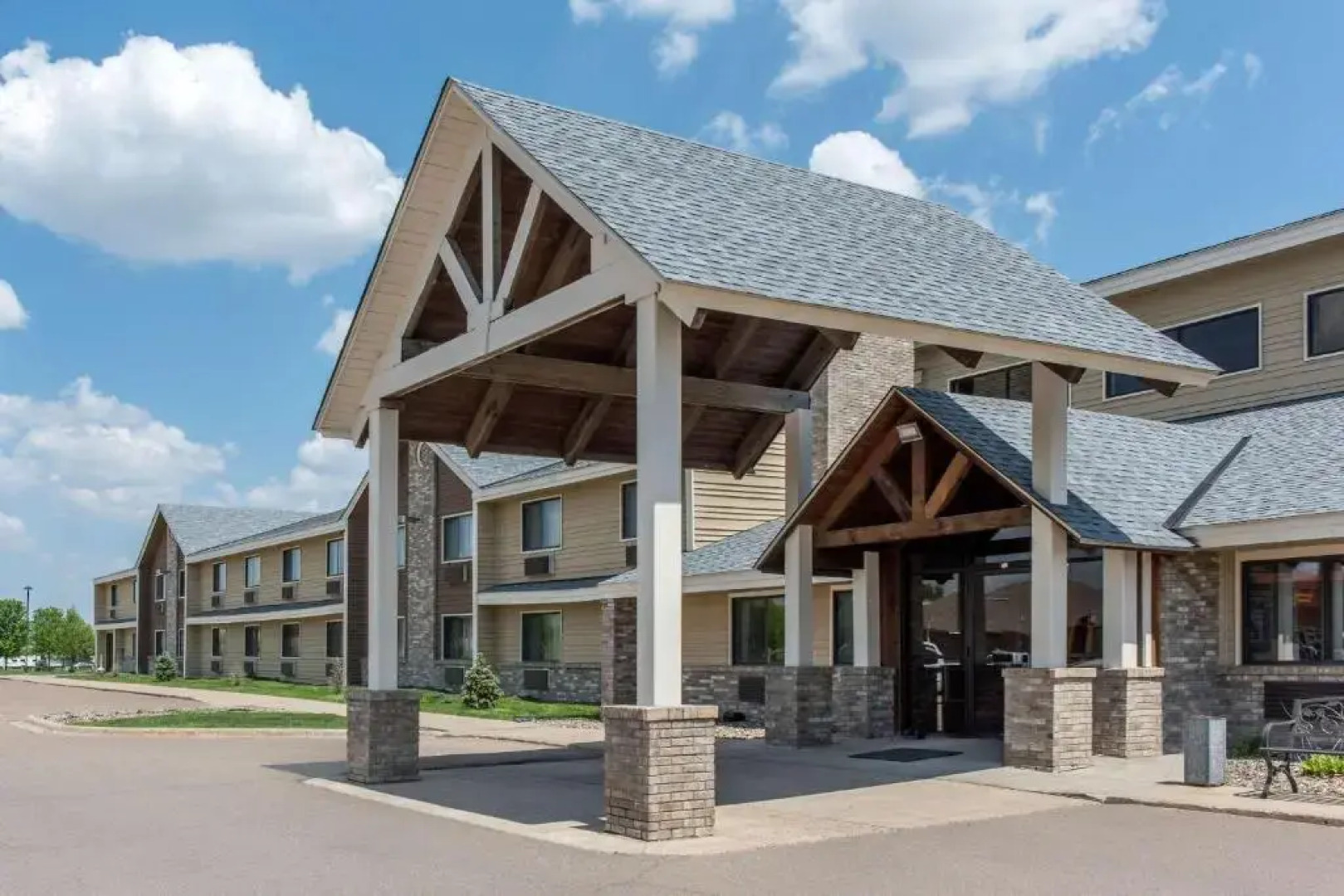 Lexington Inn and Suites