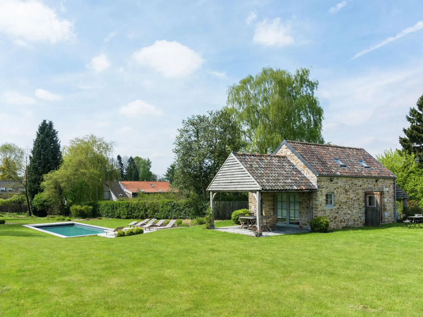 Cottage in Haut-bois With Private Pool