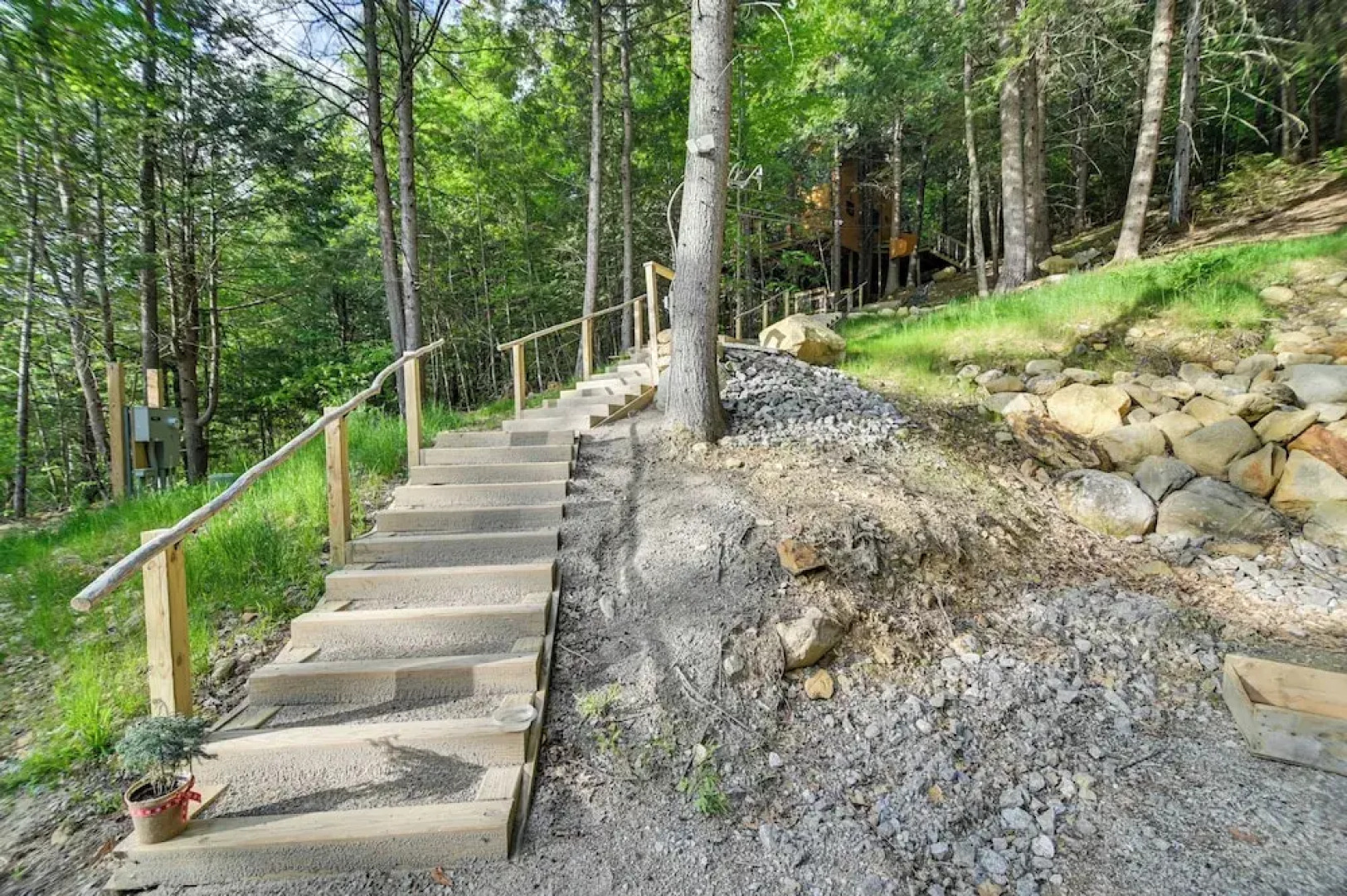 Tree House w/ Hot Tub: Near Sunday River Resort!