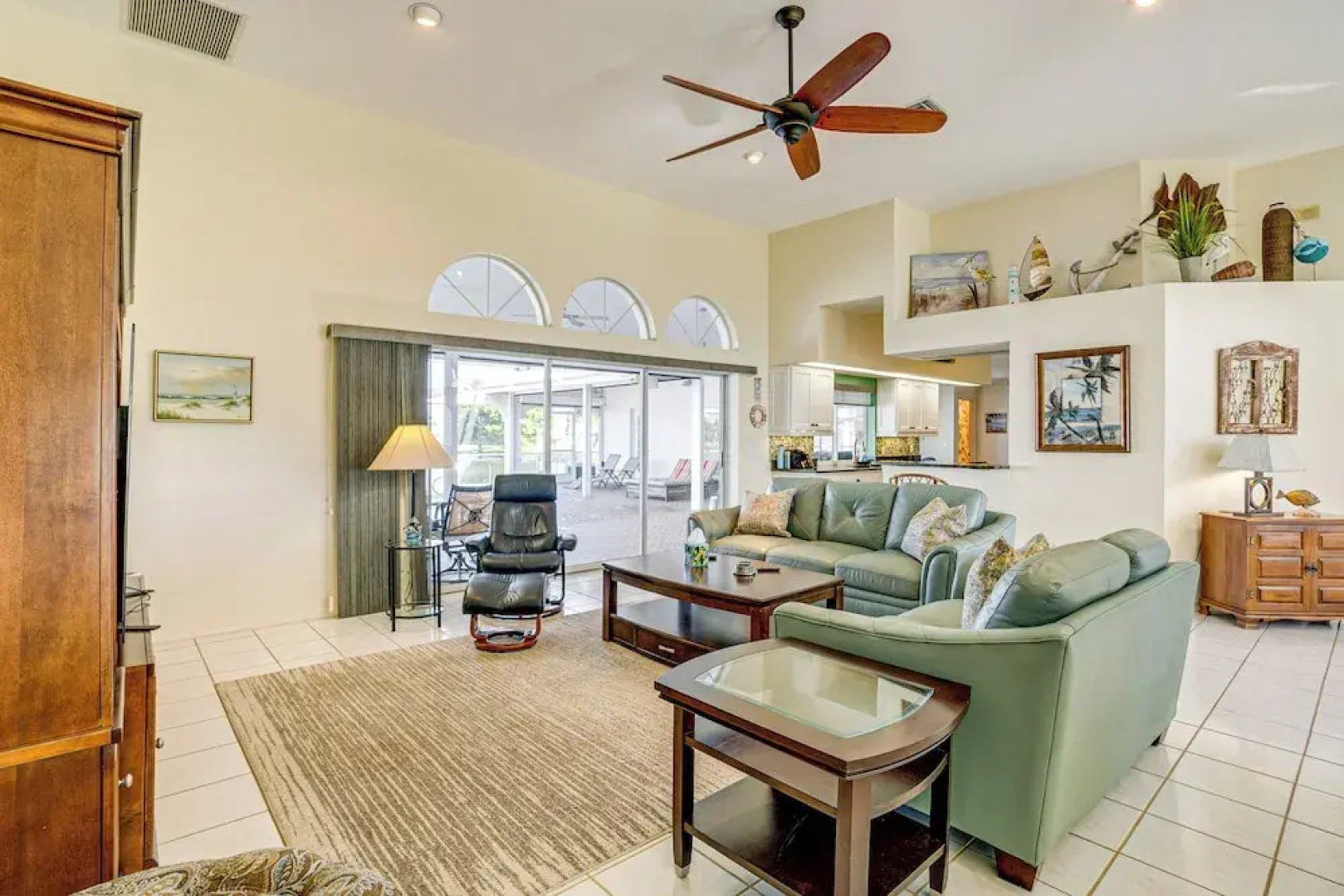 Poolside Bliss & Lake Fun: Florida Getaway!
