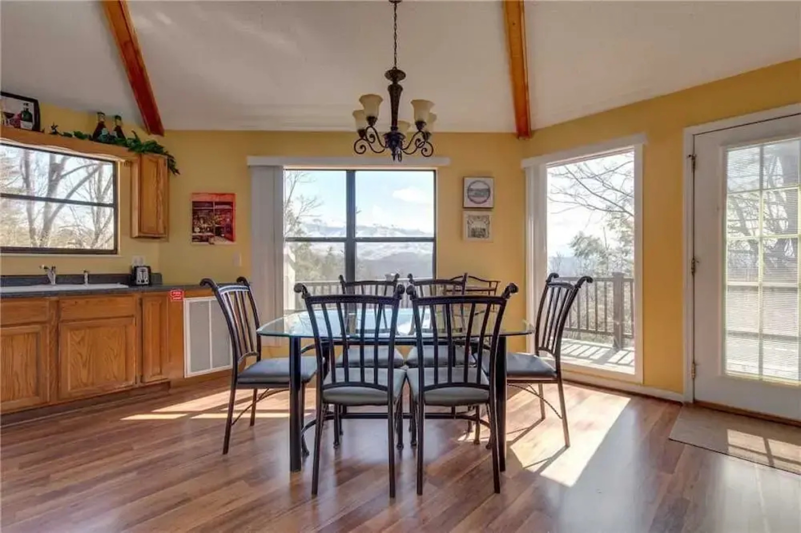 Smoky Mountain Dreams - Three Bedroom Cabin