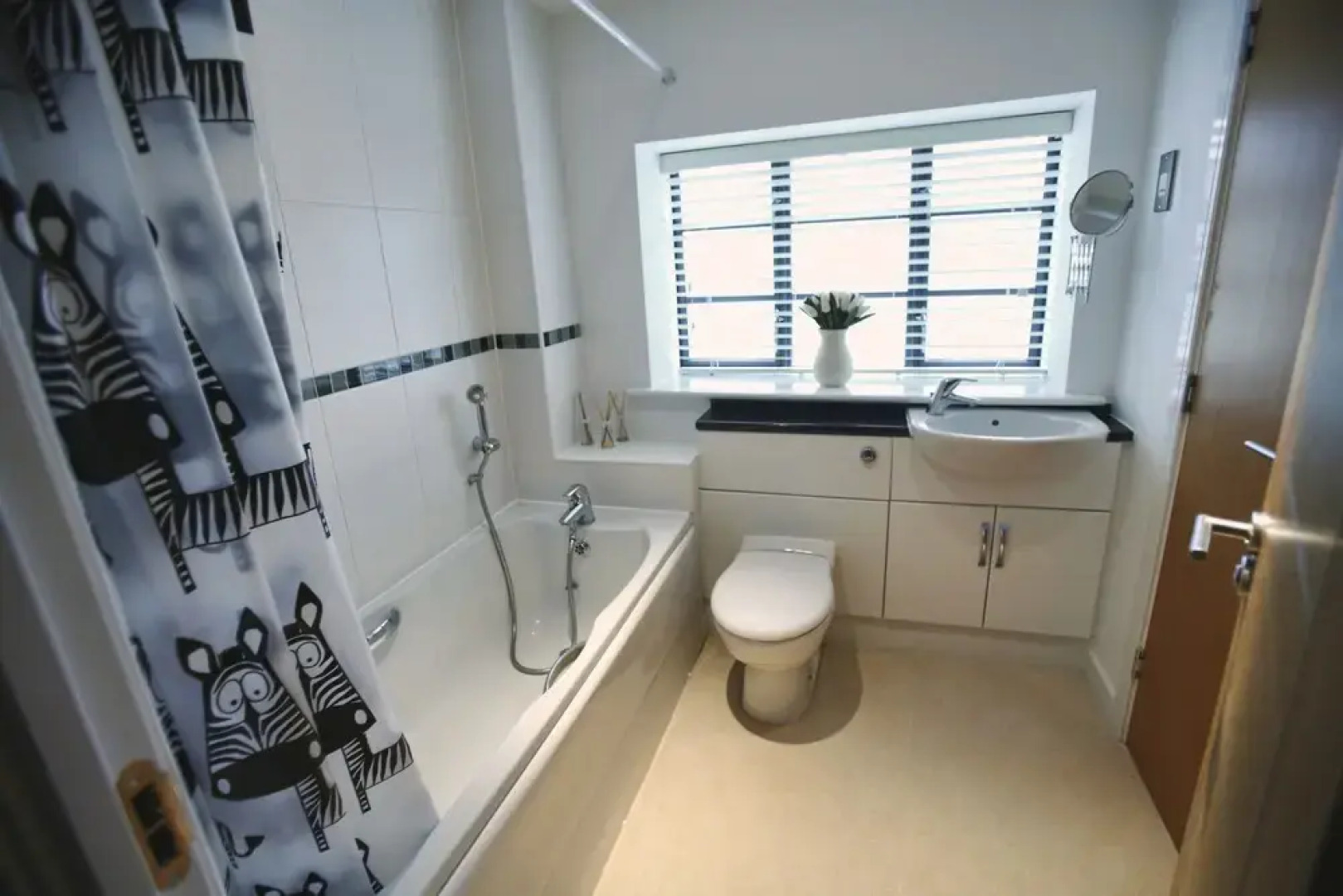 Flexi-Lets@Wallis Square, Farnborough