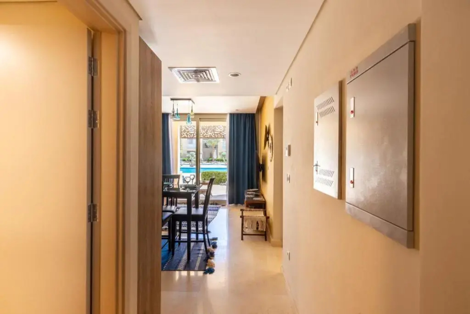 Jazzy 1BDR w Outdoor Pool View Terrace Free Pool & Beach Access