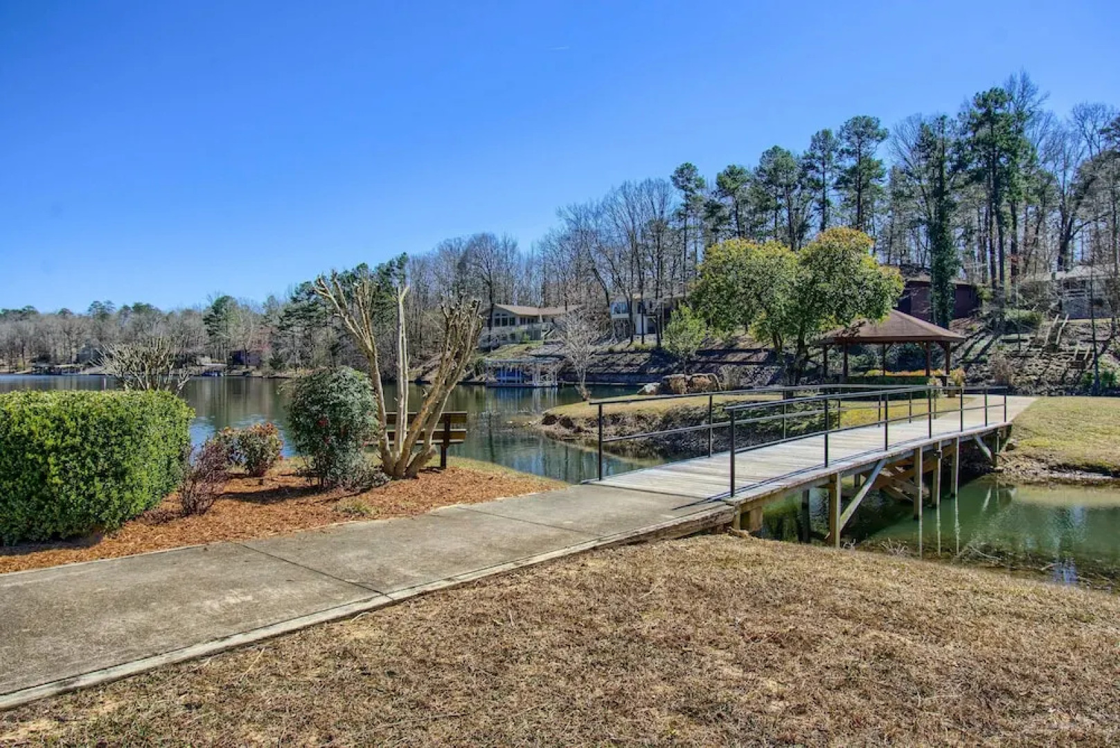 3 Mi to Lake Desoto: Home w/ Furnished Deck!
