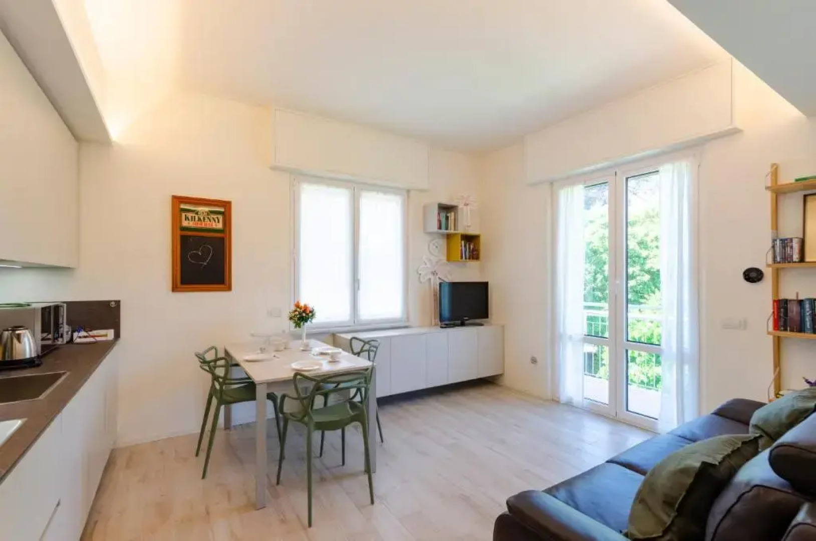 JOIVY Apt For 4, Near Centre, Beach And Train Station