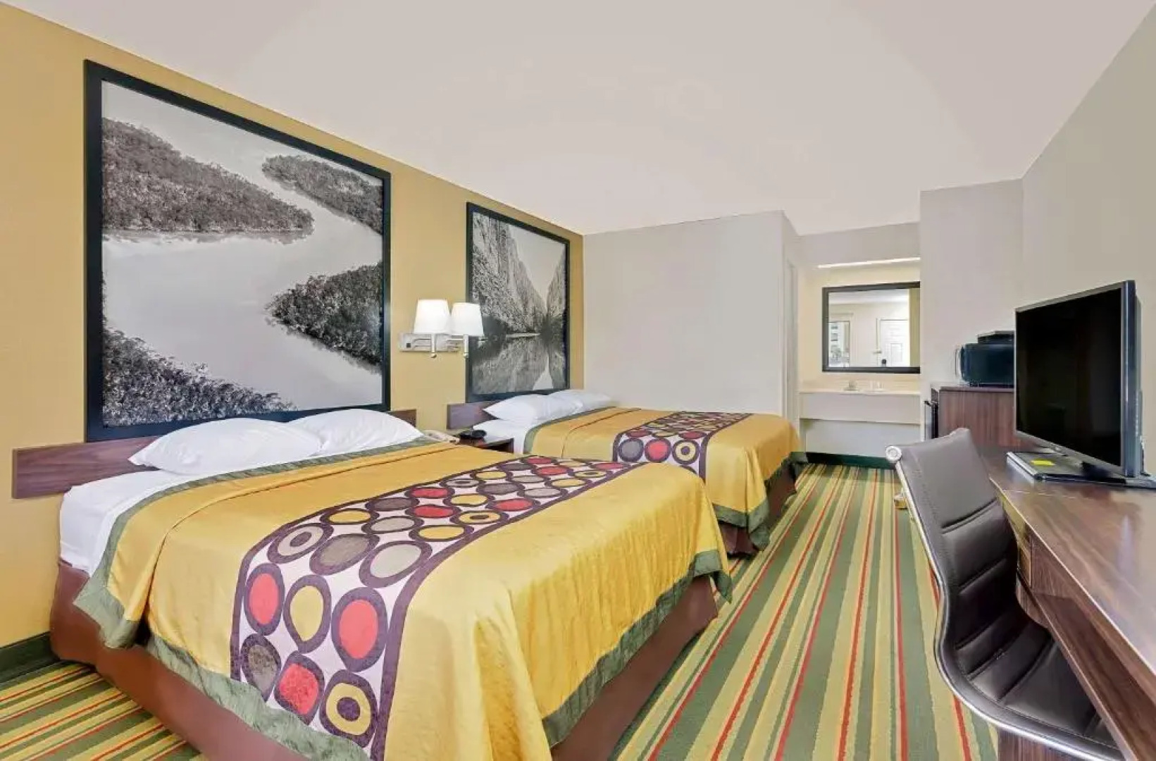 Super 8 Byron/South Macon