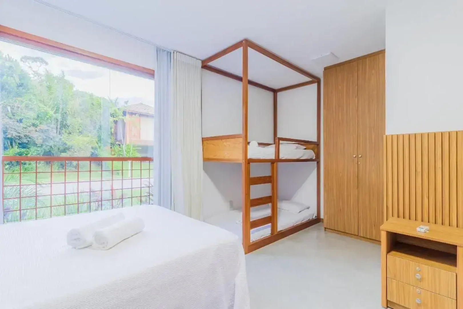 PF07 Casa Alto Padrão 04 Suítes - Praia do Forte