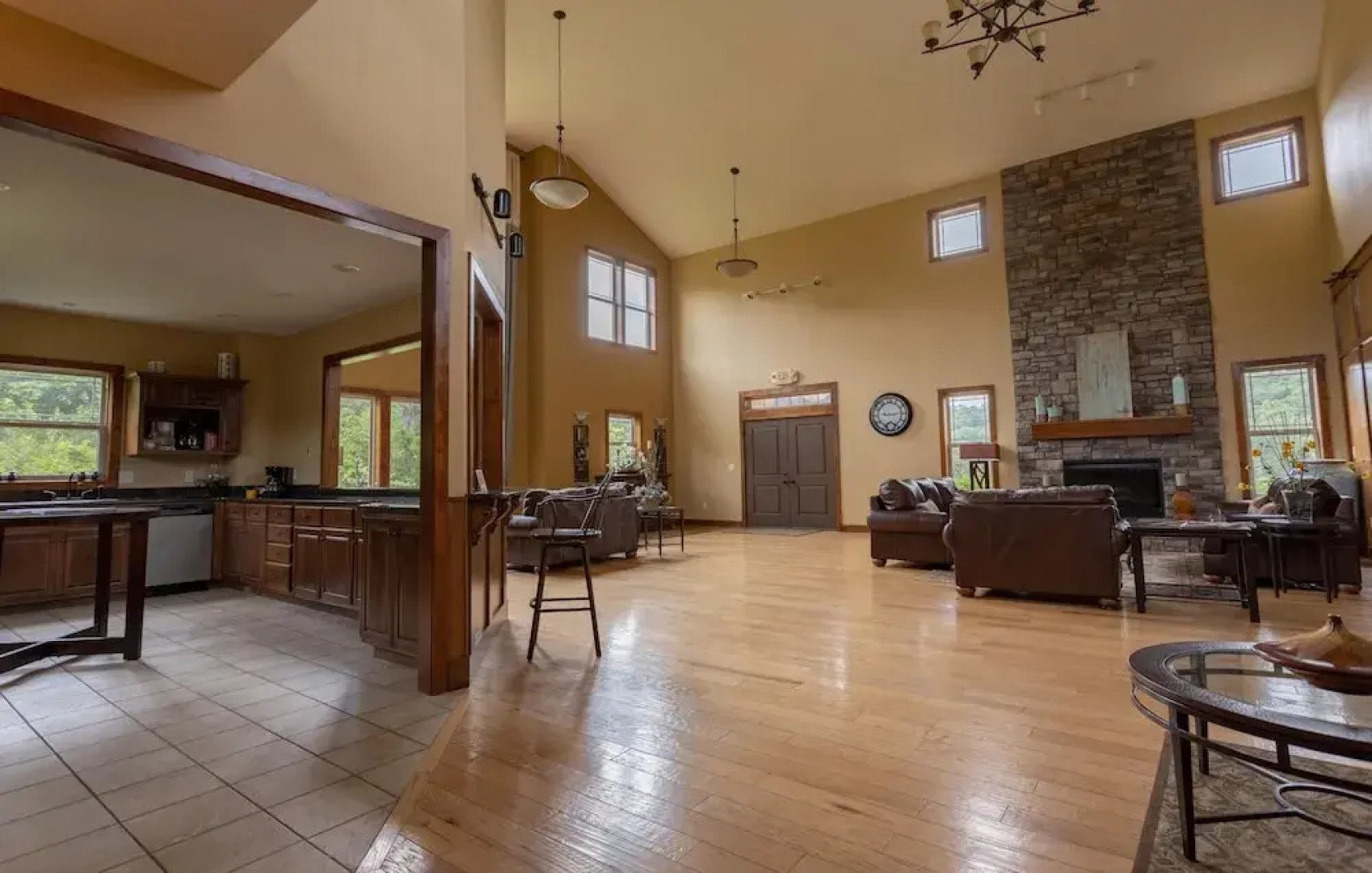 Classy Canyon Retreat - 5 Br Home