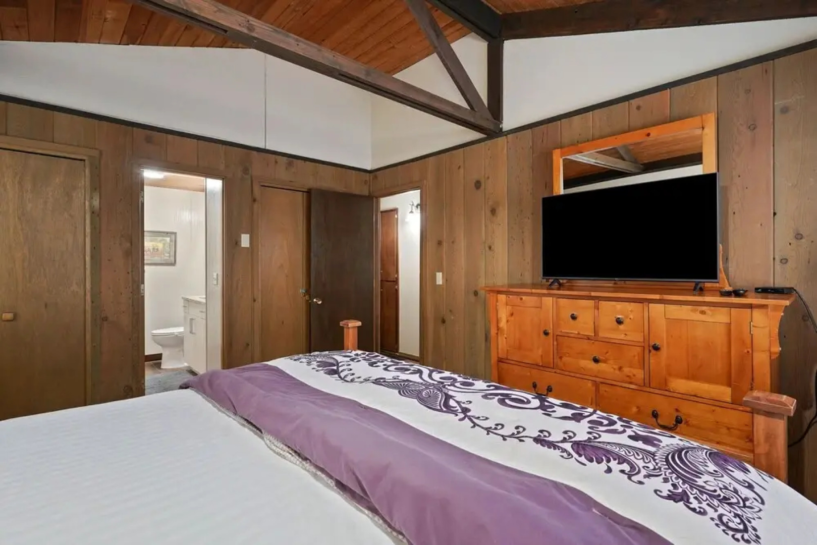 3 Killdeer Lane Pet Friendly Home 3 Minutes Walk from SHARC by RedAwning