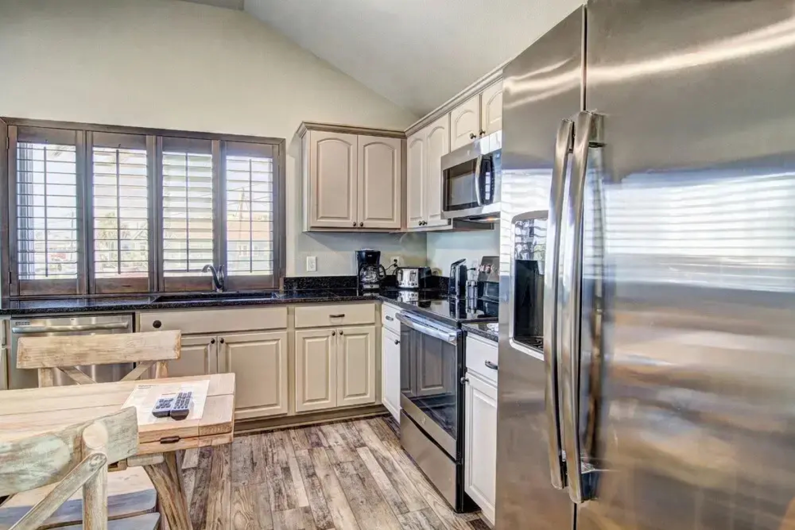 Flat's B - 3 Br Cottage