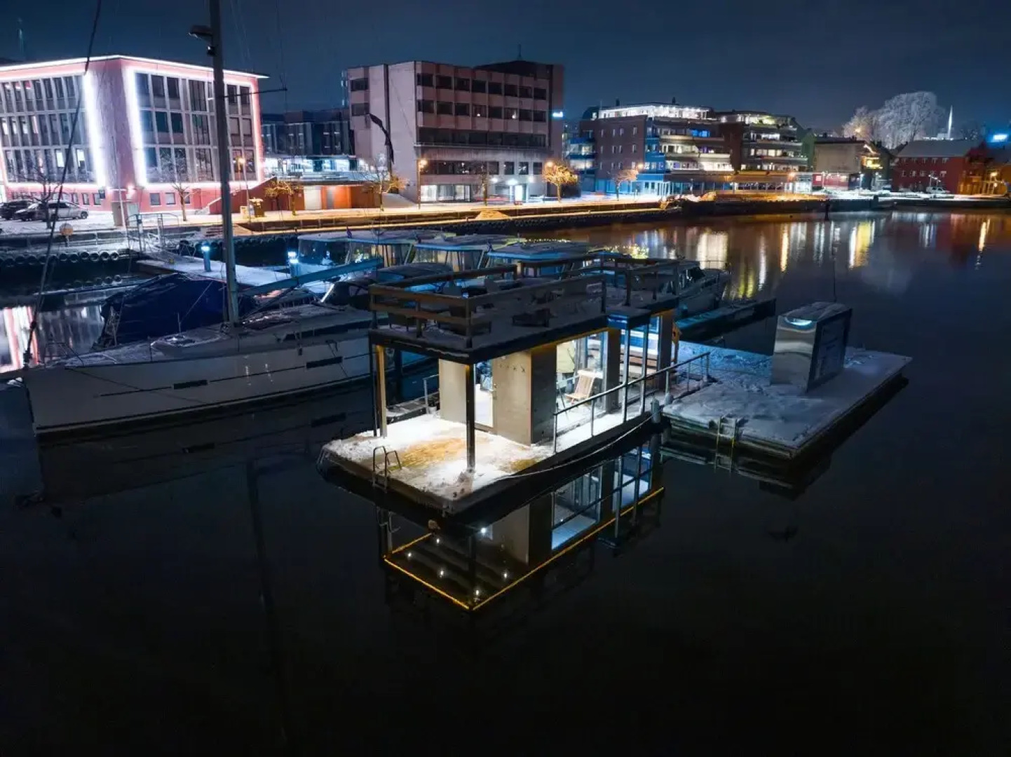 Porsgrunn Centrum Boat Hotel