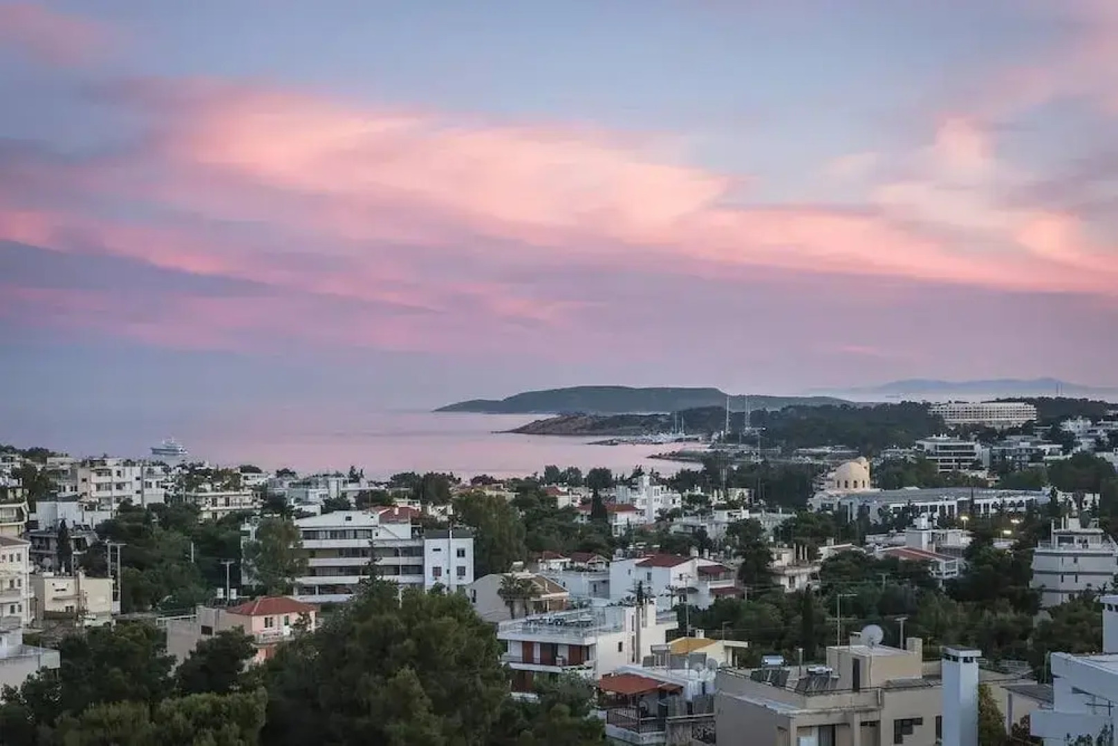 Sea View Apartment with Hot Tub & Sauna