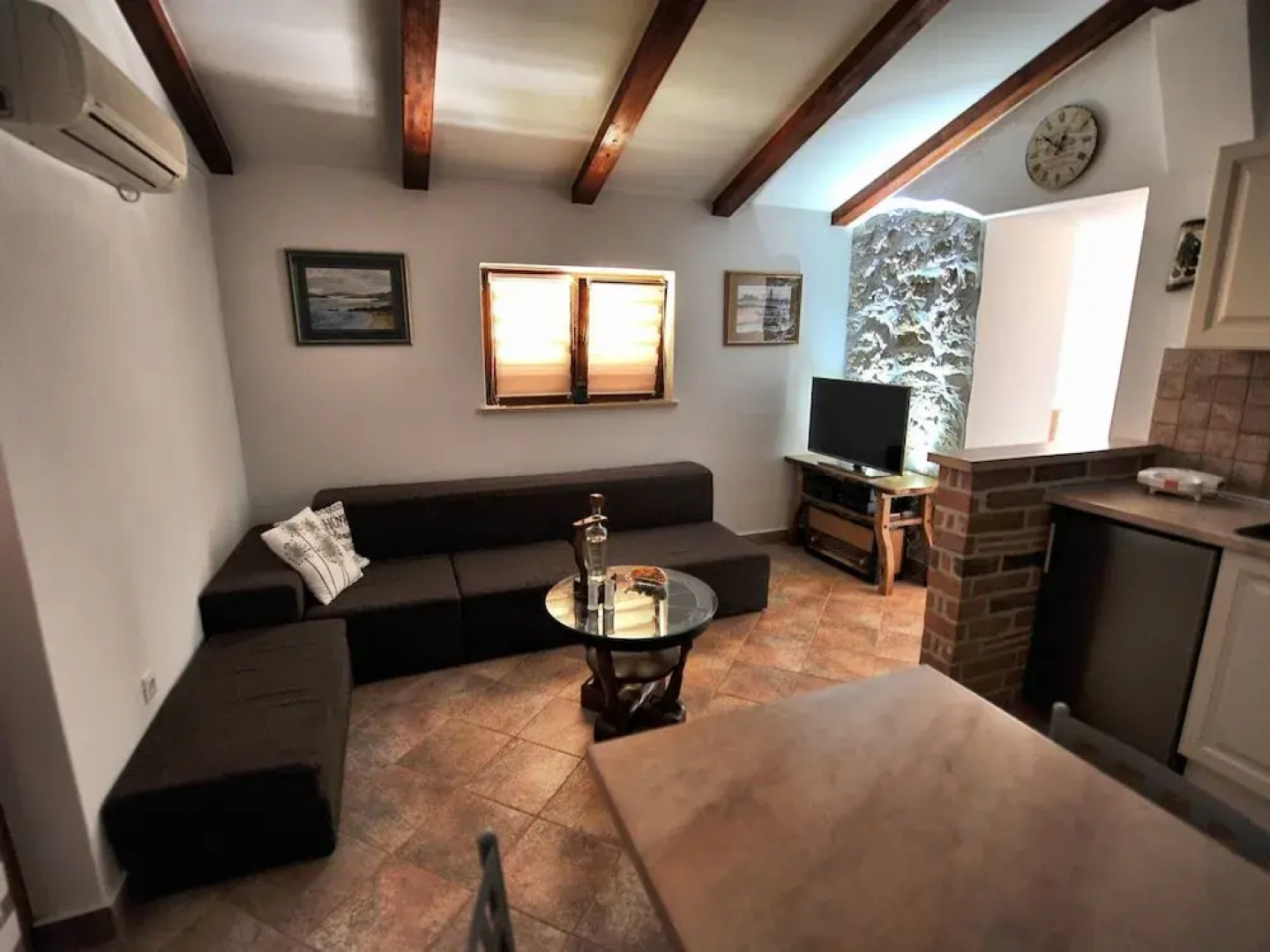 Modern Holiday Home With Covered Terrace and Private Garden