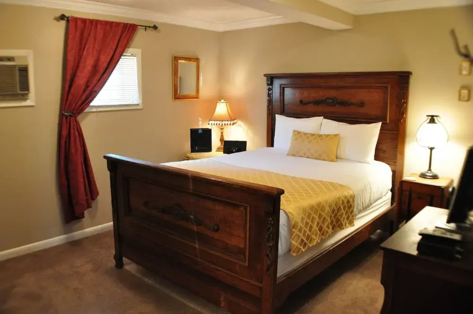 Carmel Cove Inn at Deep Creek Lake