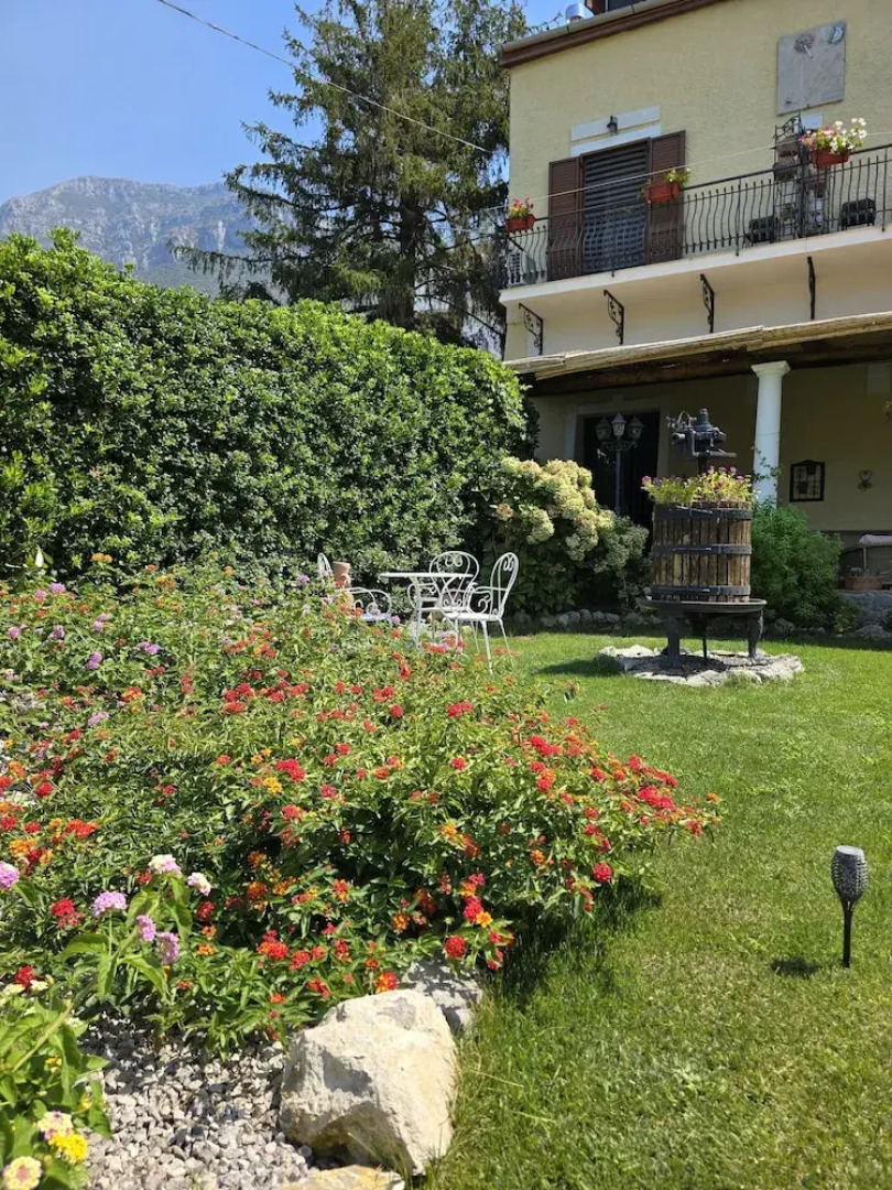Tramonti Divini Amalfi Country House