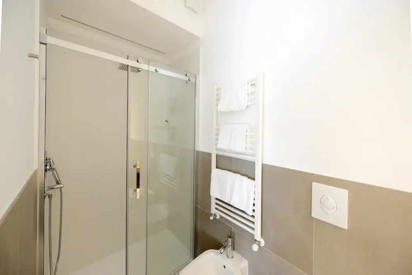 Miramed Rooms