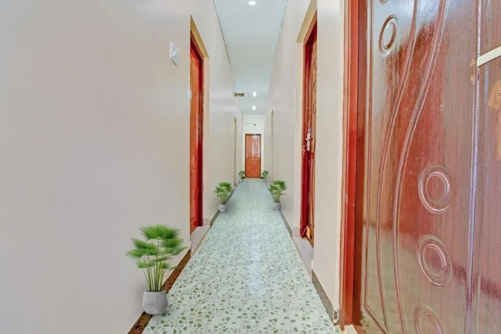 OYO Flagship 702142 Hotel Everest Grand