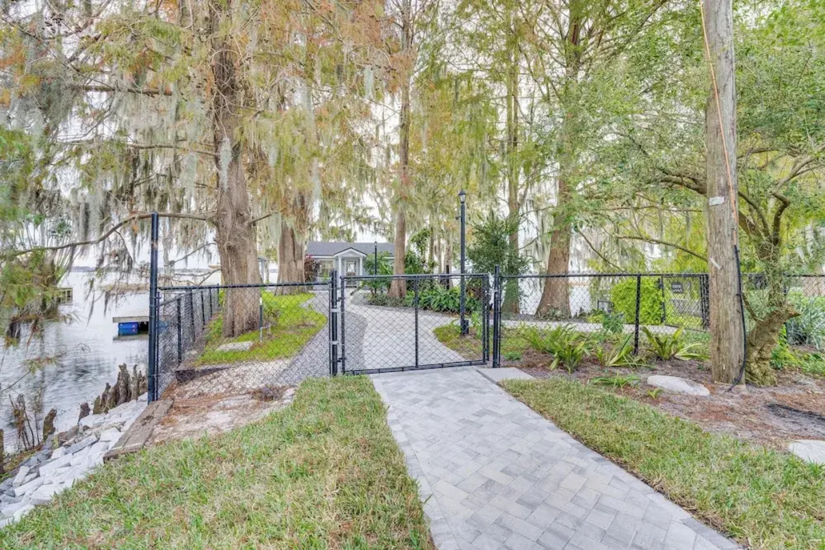 Hot Tub & Fire Pit: Lakefront Home on Lake Eloise