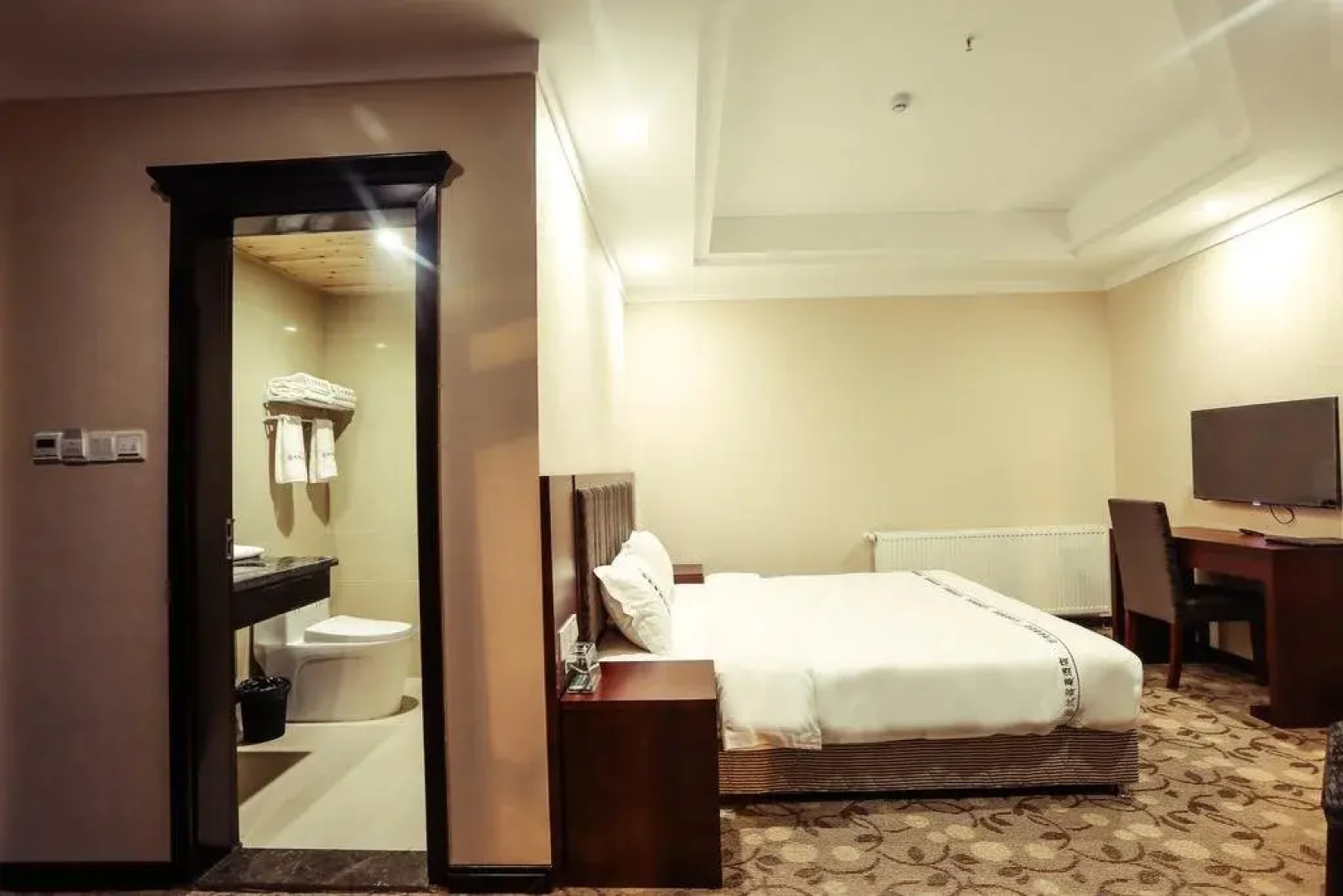 Ukelai Hotel
