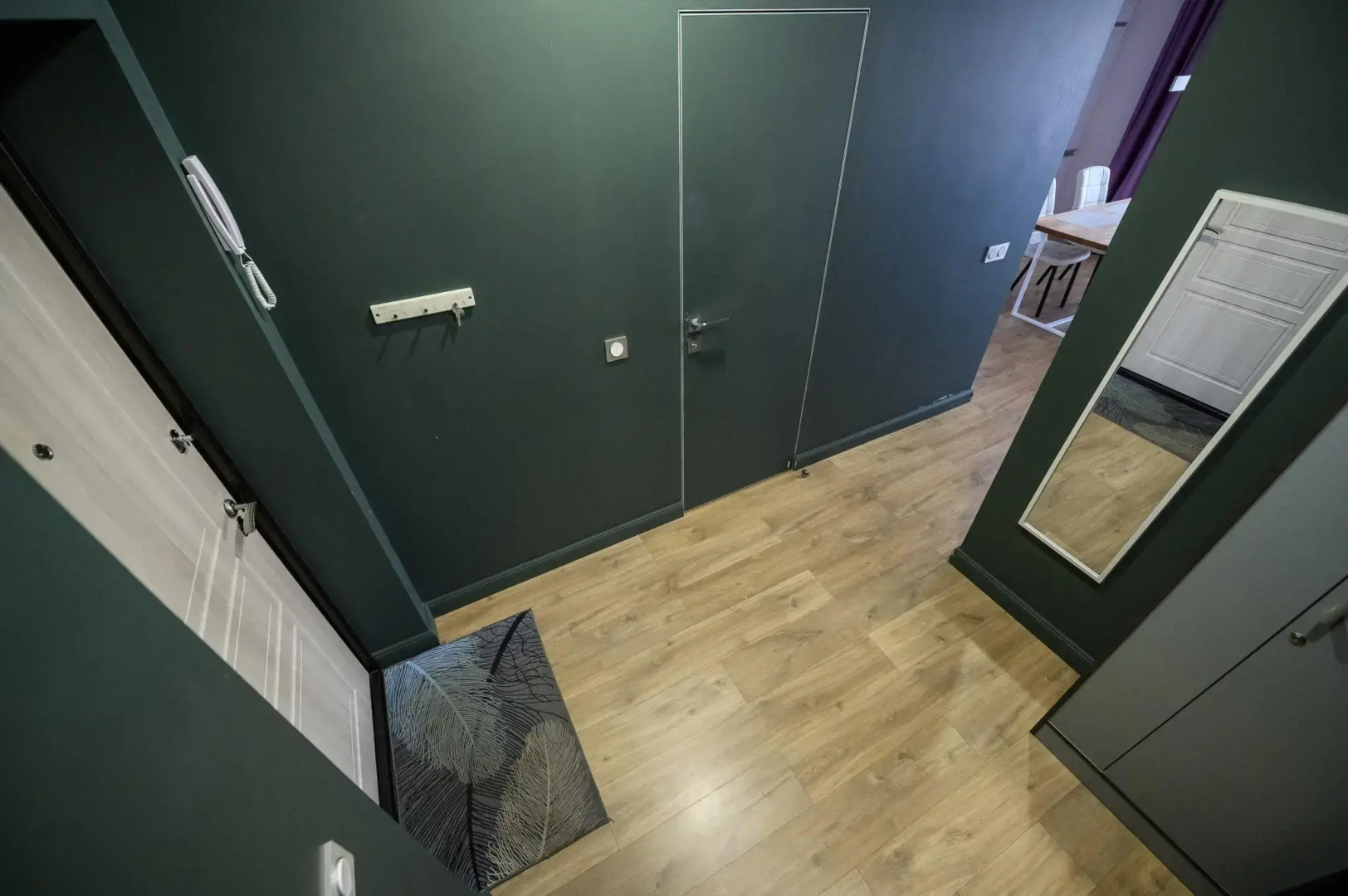 Абри Люкс на Революции, 24