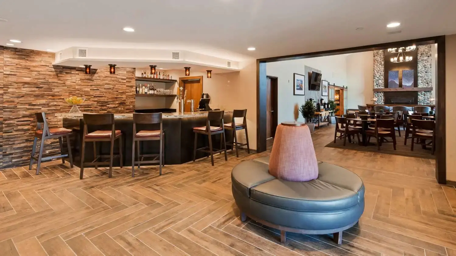Best Western Plus Superior Inn & Suites