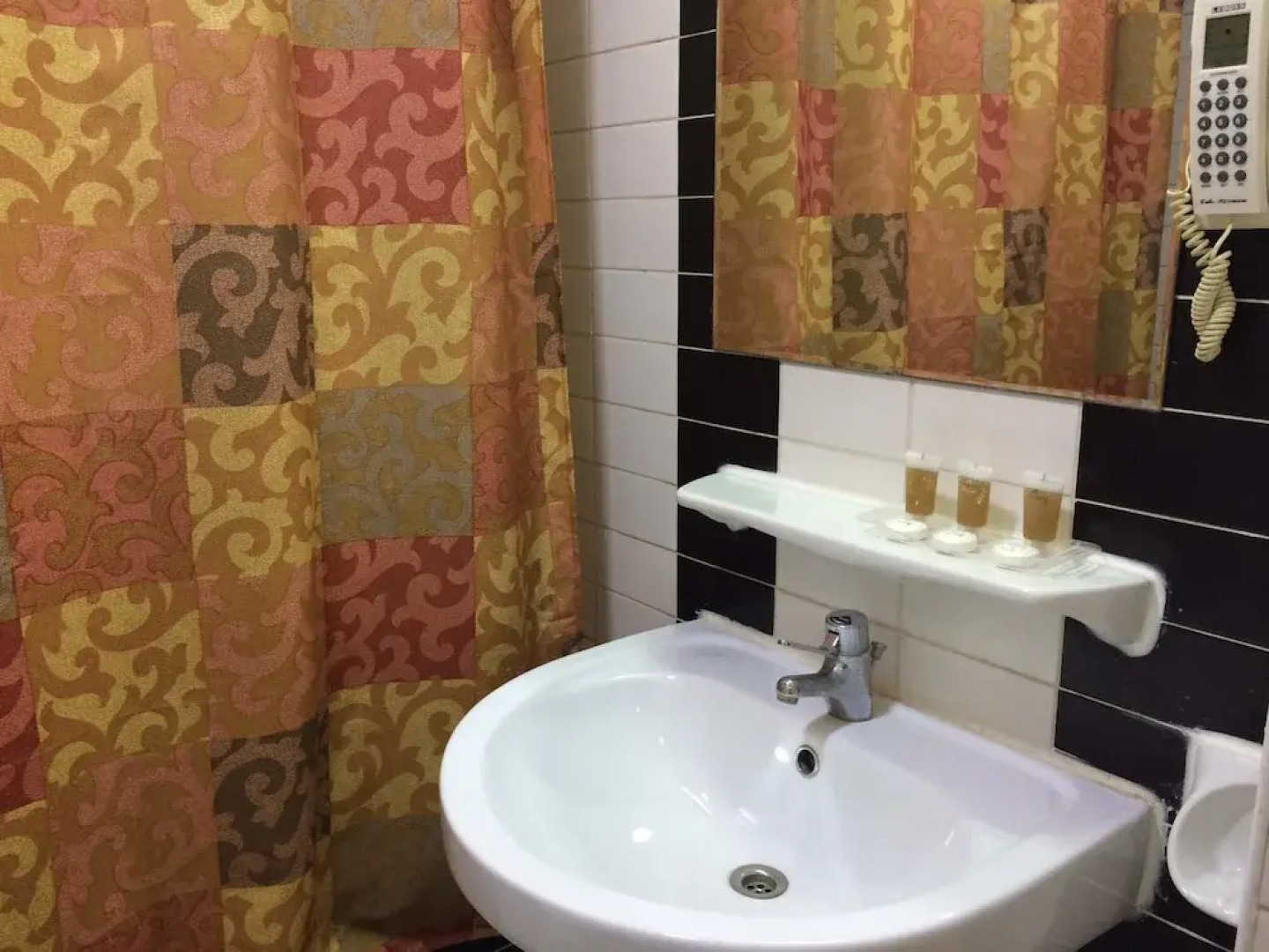 Everest International Hotel