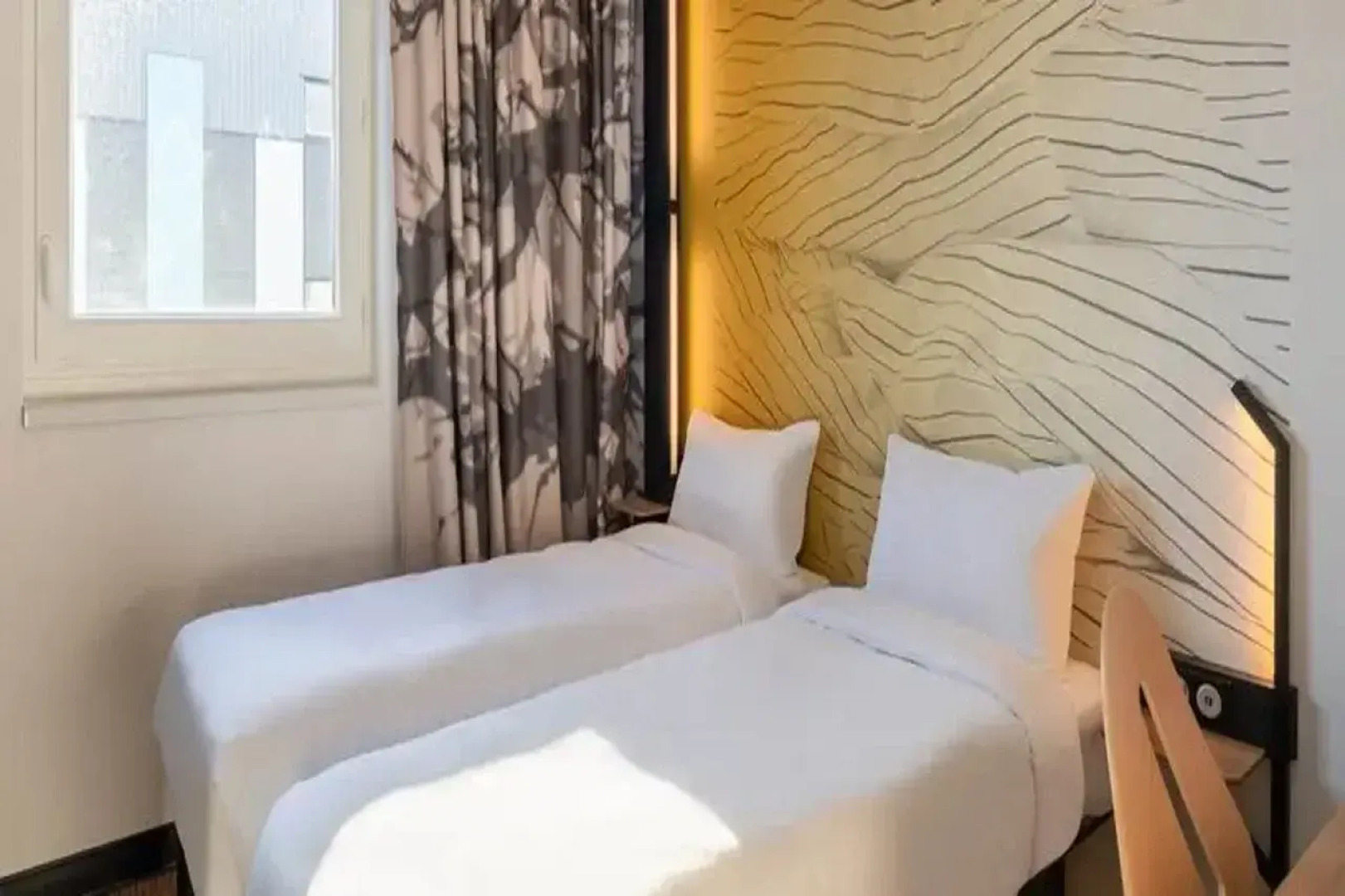 B&B HOTEL Massieux Genay