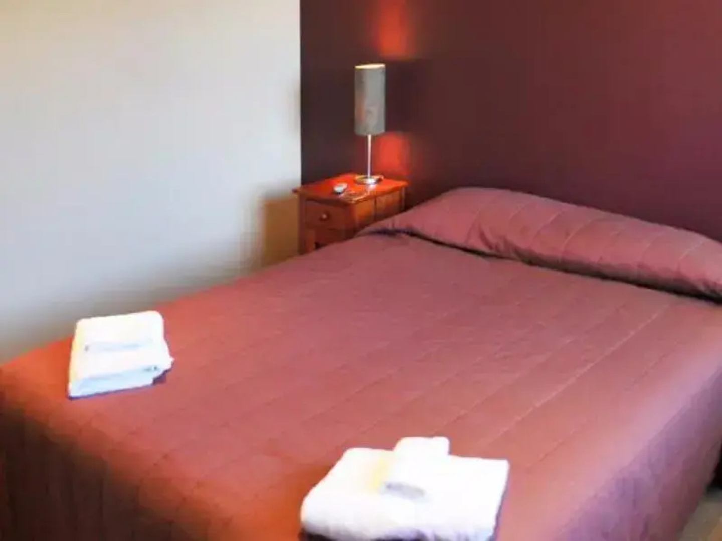 Woodbourne Tavern & Motel