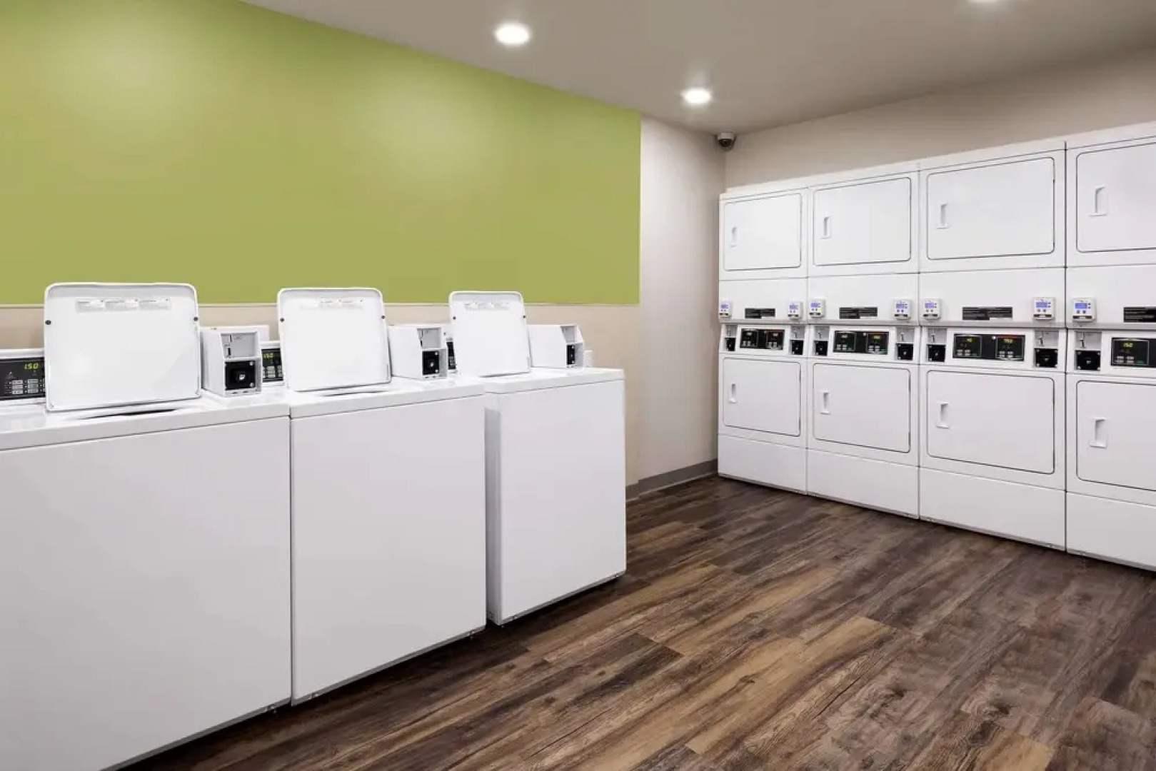 WoodSpring Suites Signature Houston IAH Airport