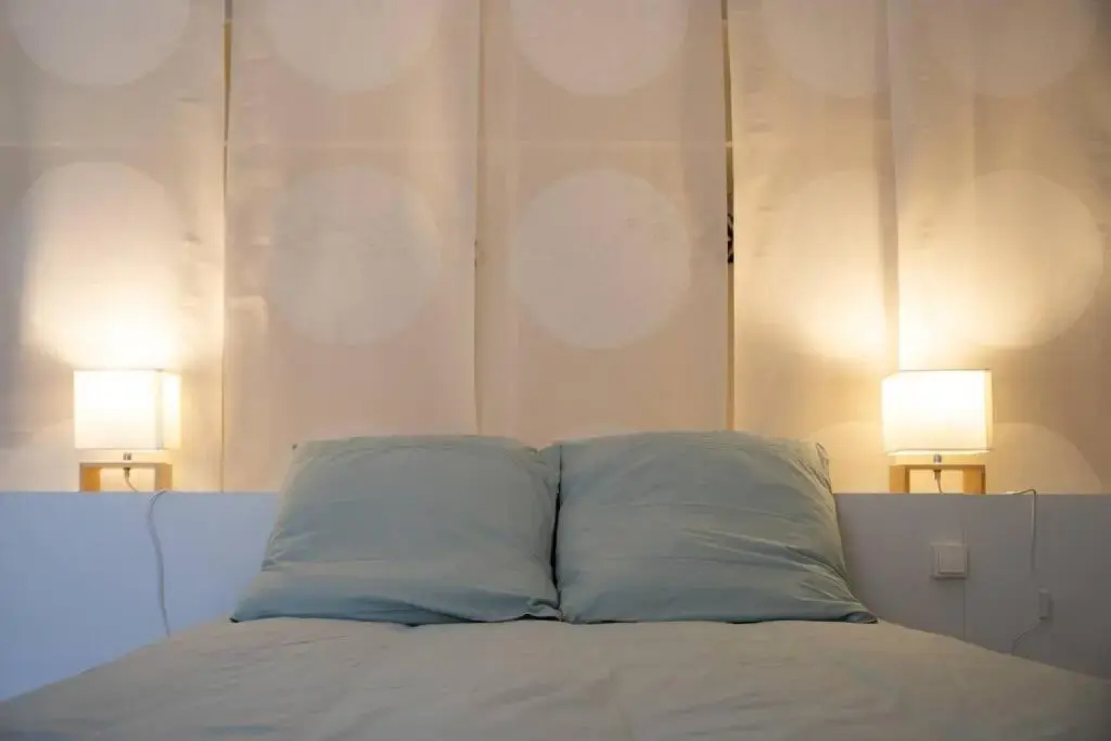 LA FONTAINE NEUVE-AVALLON-5 PERSONNES-1 CHAMBRE-3 LITS-parking-wifi