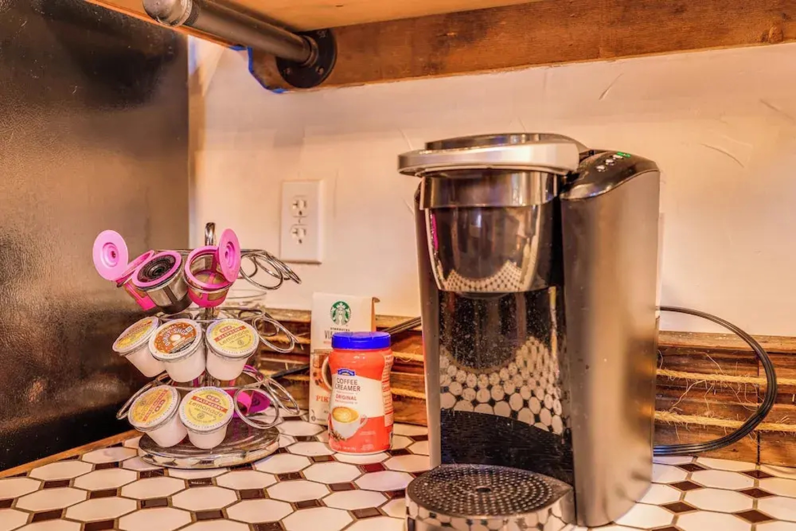 Pet-friendly Wimberley Cabin w/ Fire Pit & Hot Tub