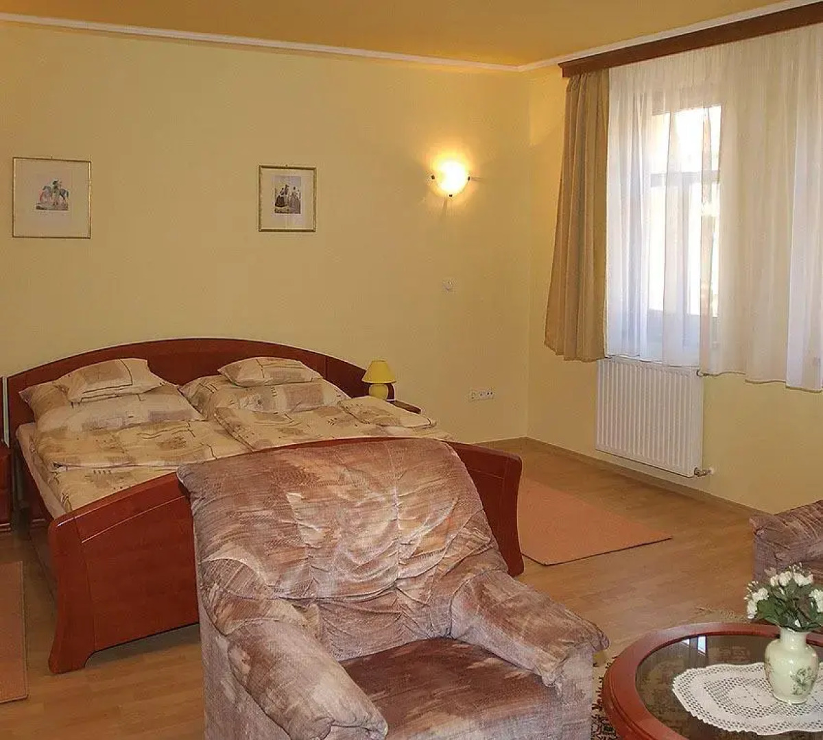 Aranykert Vendégház