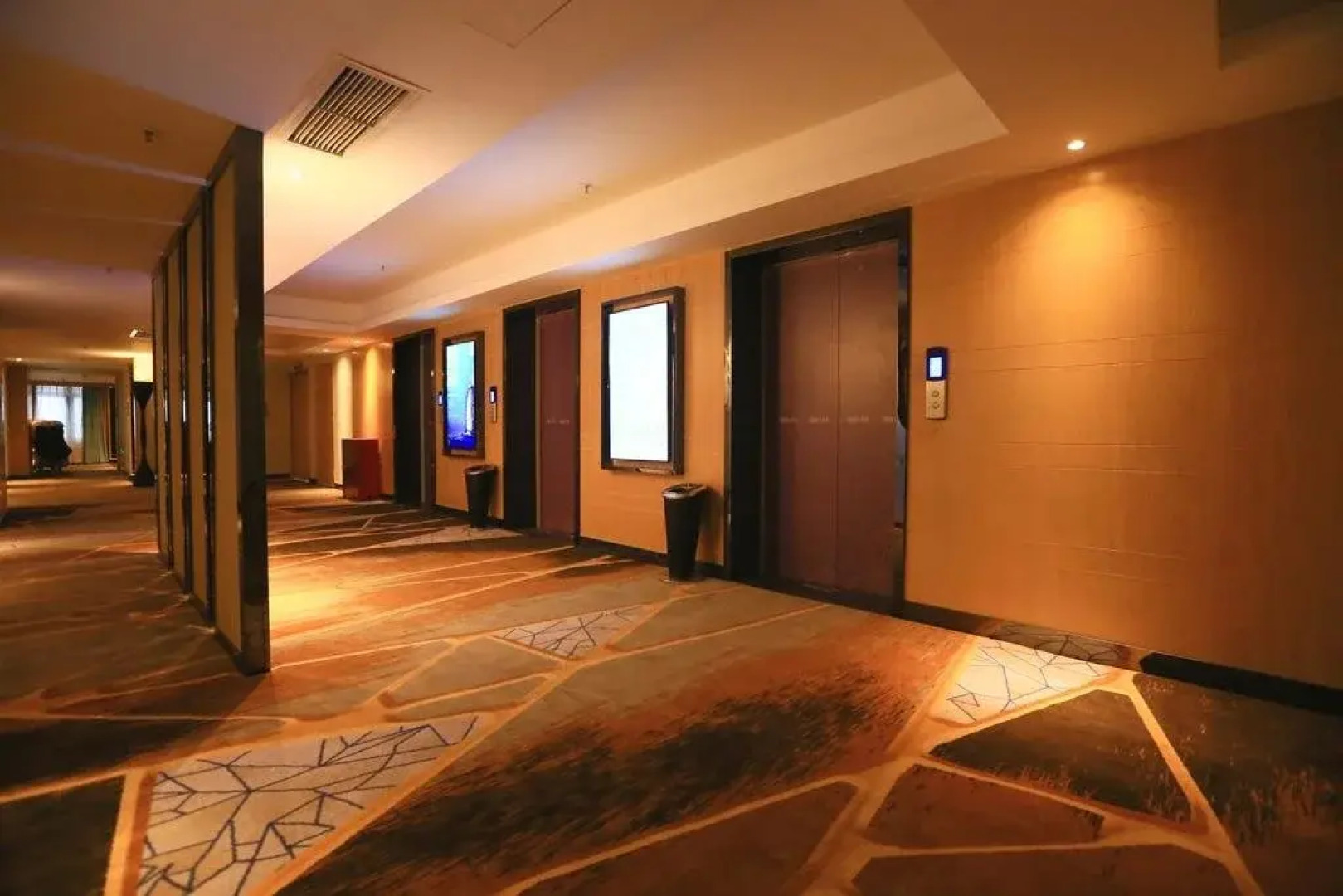 Chongqing Dongmo Hotel