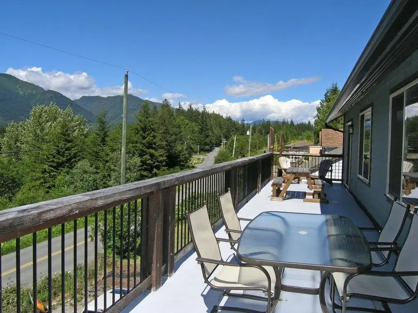 The Gallery House At Port Renfrew
