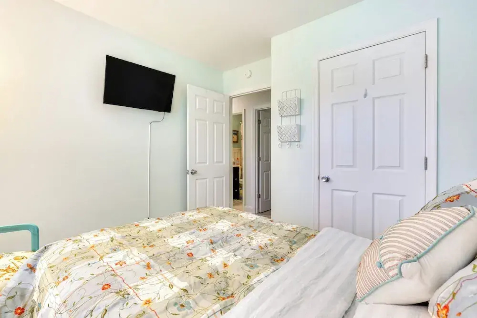 Cozy Goose Creek Escape w/ Patio & Grill