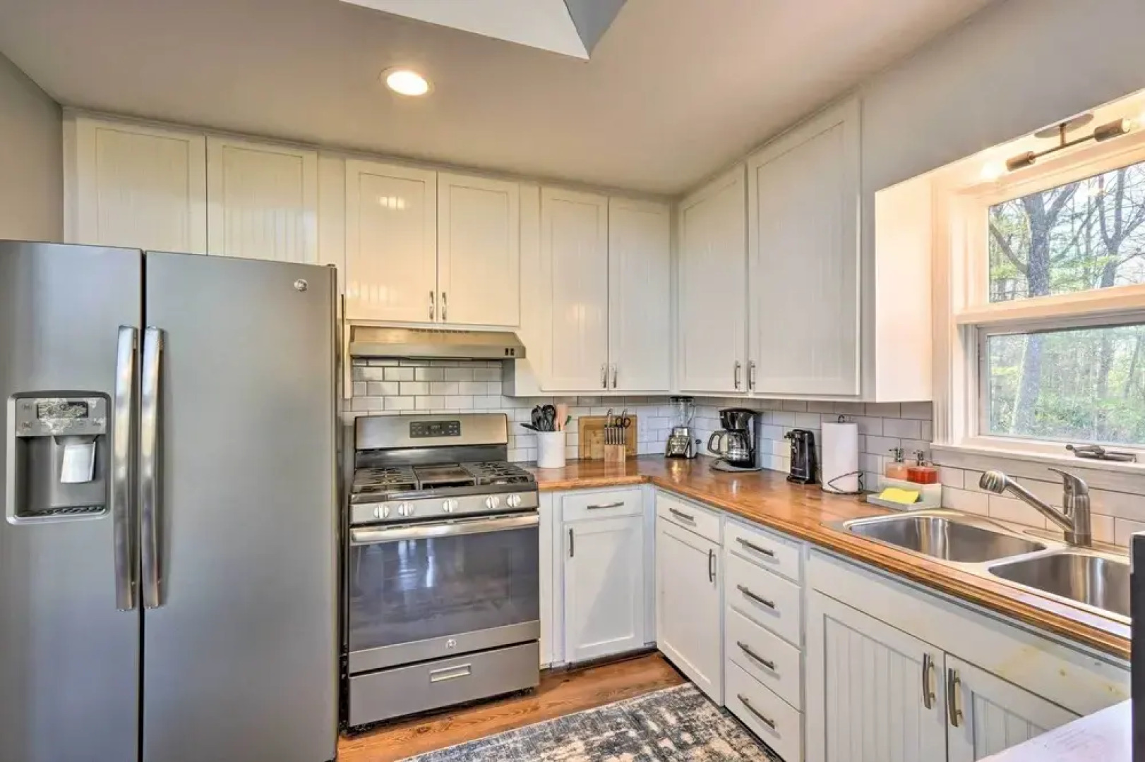 Spacious & Newly Remodeled A-frame w/ 2 Decks