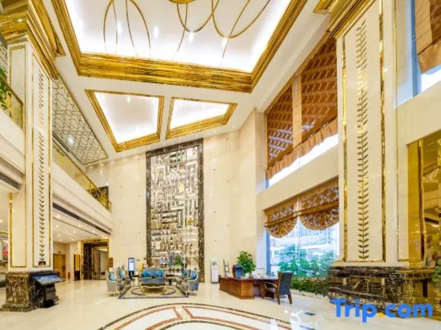 Guigang Wenhua International Hotel (City Government High-speed Railway Station)