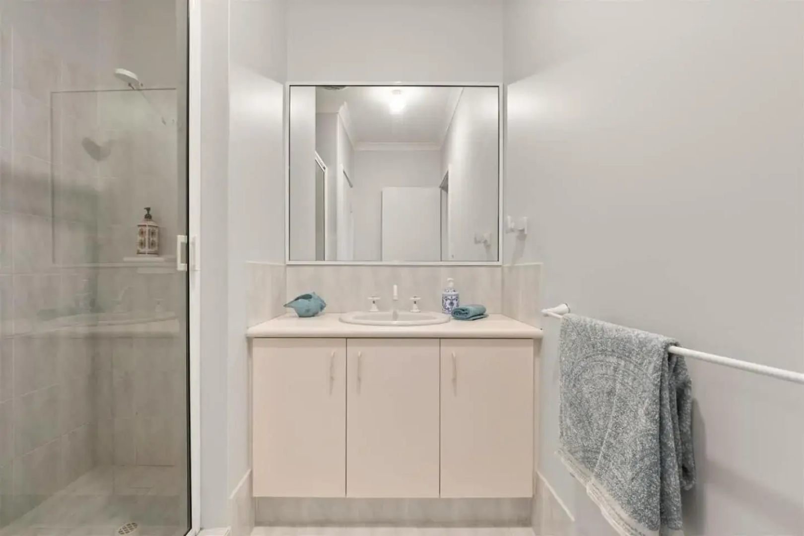 Canal Home -Close to Beach and City Centre