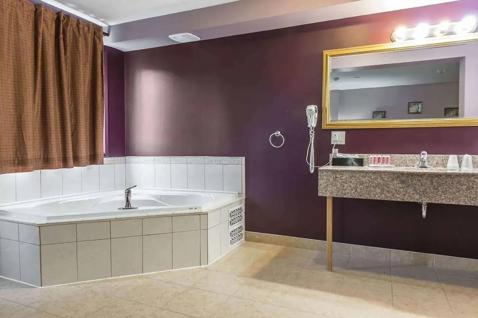 Super 8 by Wyndham Pembroke