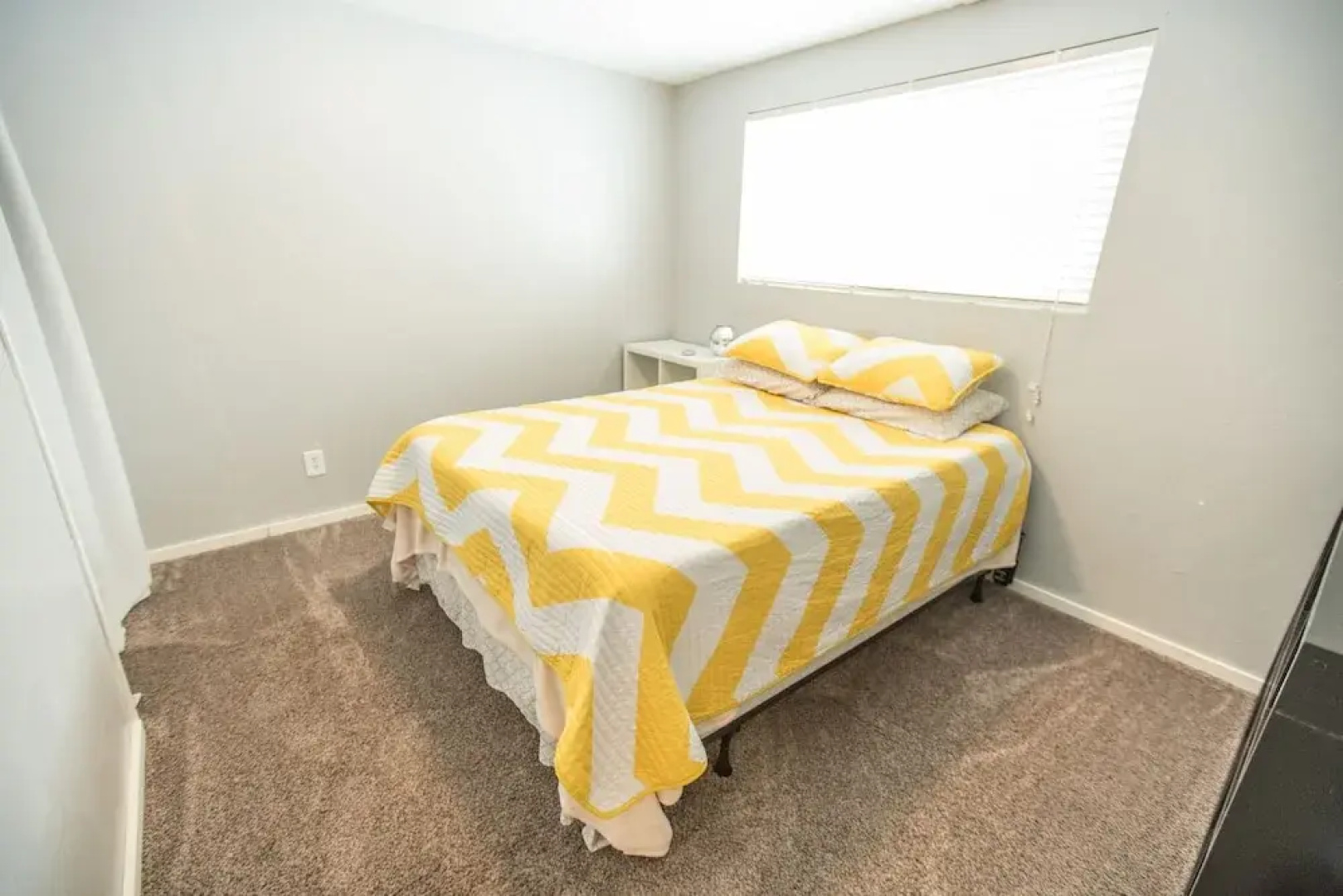 2 Bedroom Basement Apartment Quiet Neighborhood