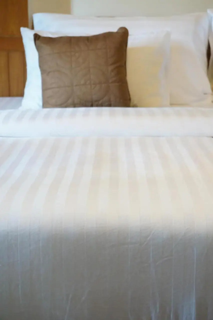 The Country Lake View Hotel