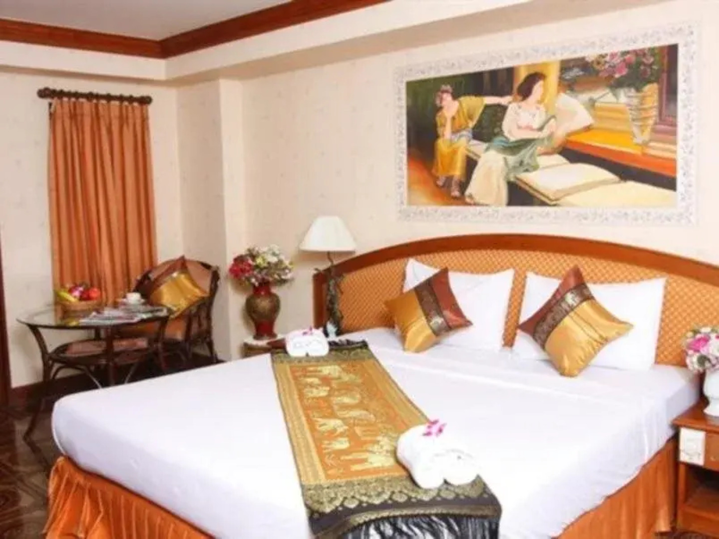 13 Coins Tower Hotel Tiwanon