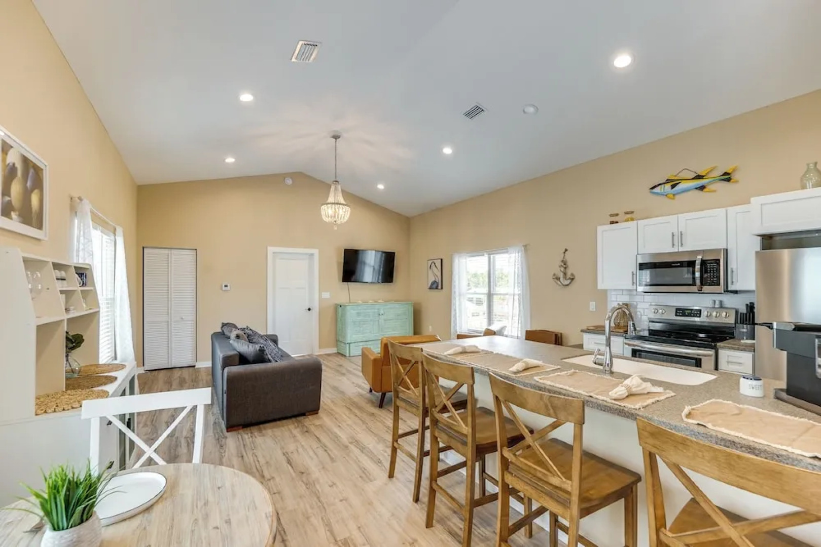 ~ 2 Mi to Boat Ramp: Steinhatchee River Cottage