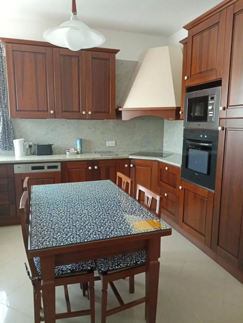 3 Bedroom Air-conditioned Apartment with Roof Terrace