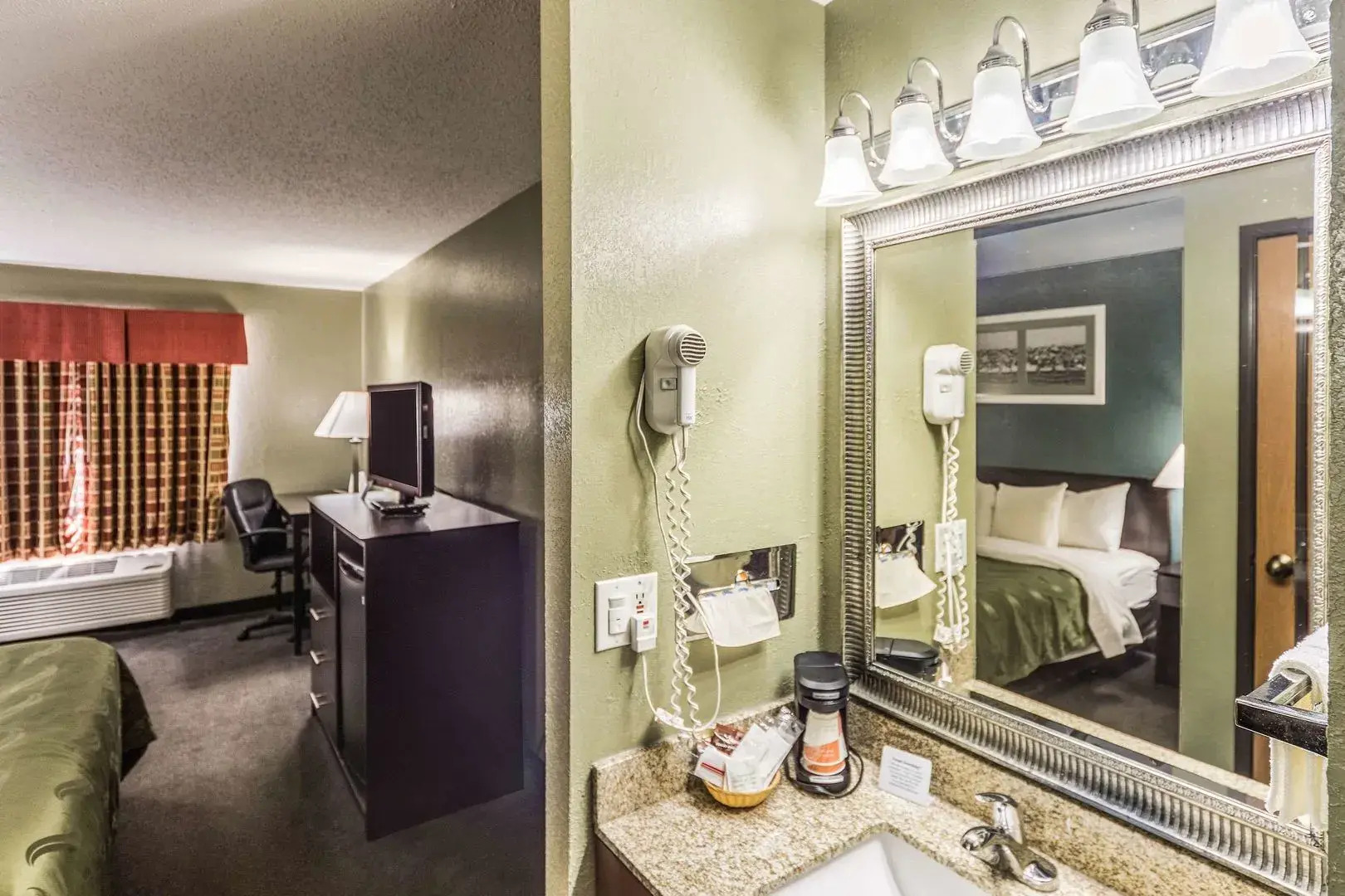 Quality Inn Columbia City