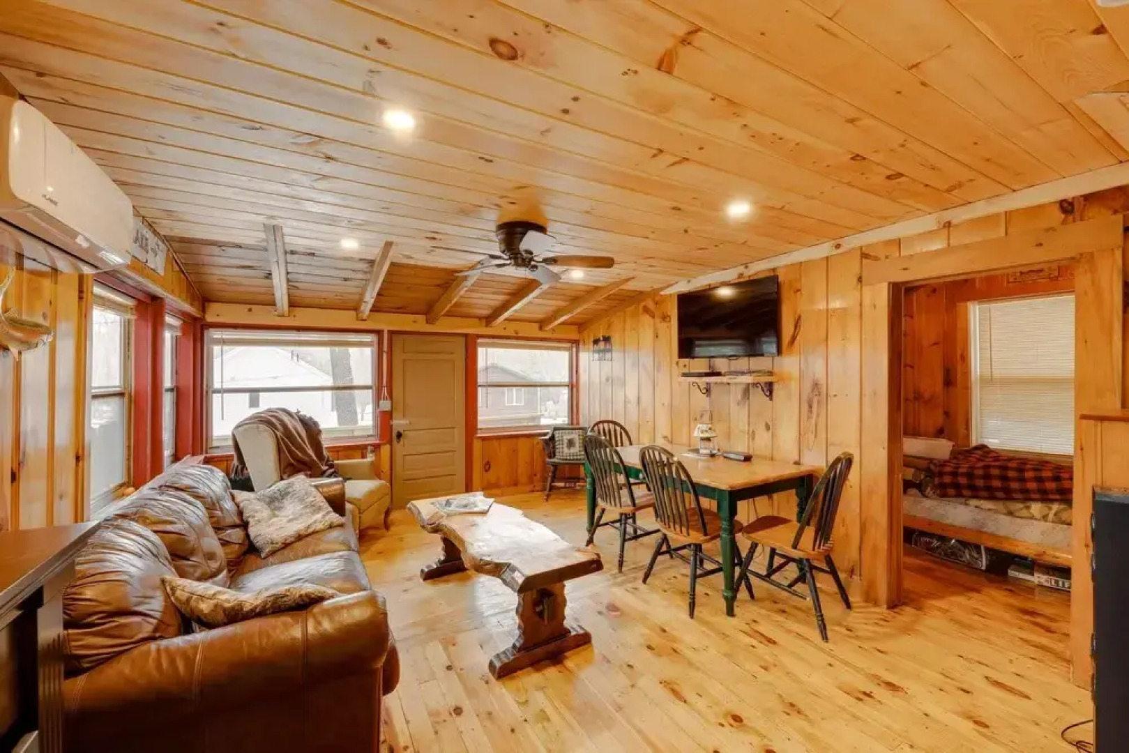 Lovely Maine Cabin w/ Deck, Gas Grill & Fire Pit!