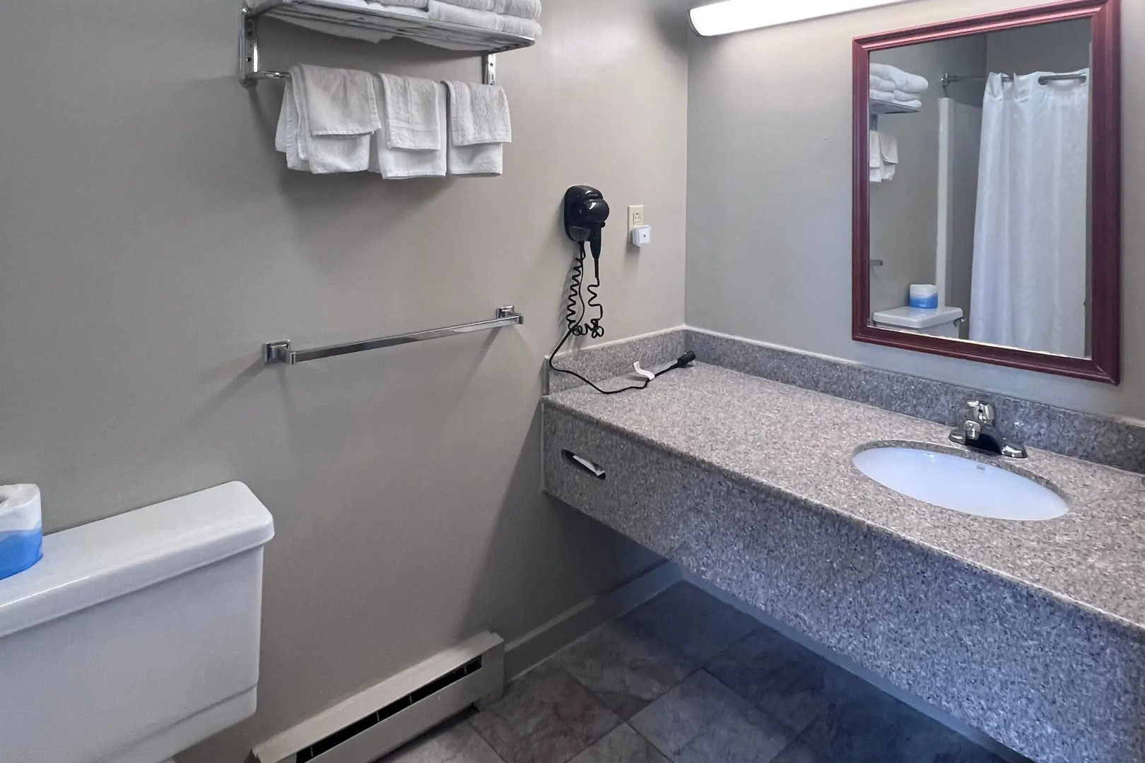 Rodeway Inn & Suites Hershey Chocolate Avenue