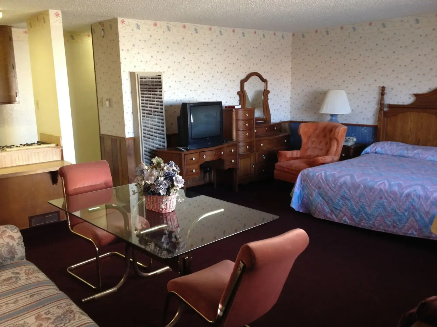 Warrick Plaza Inn